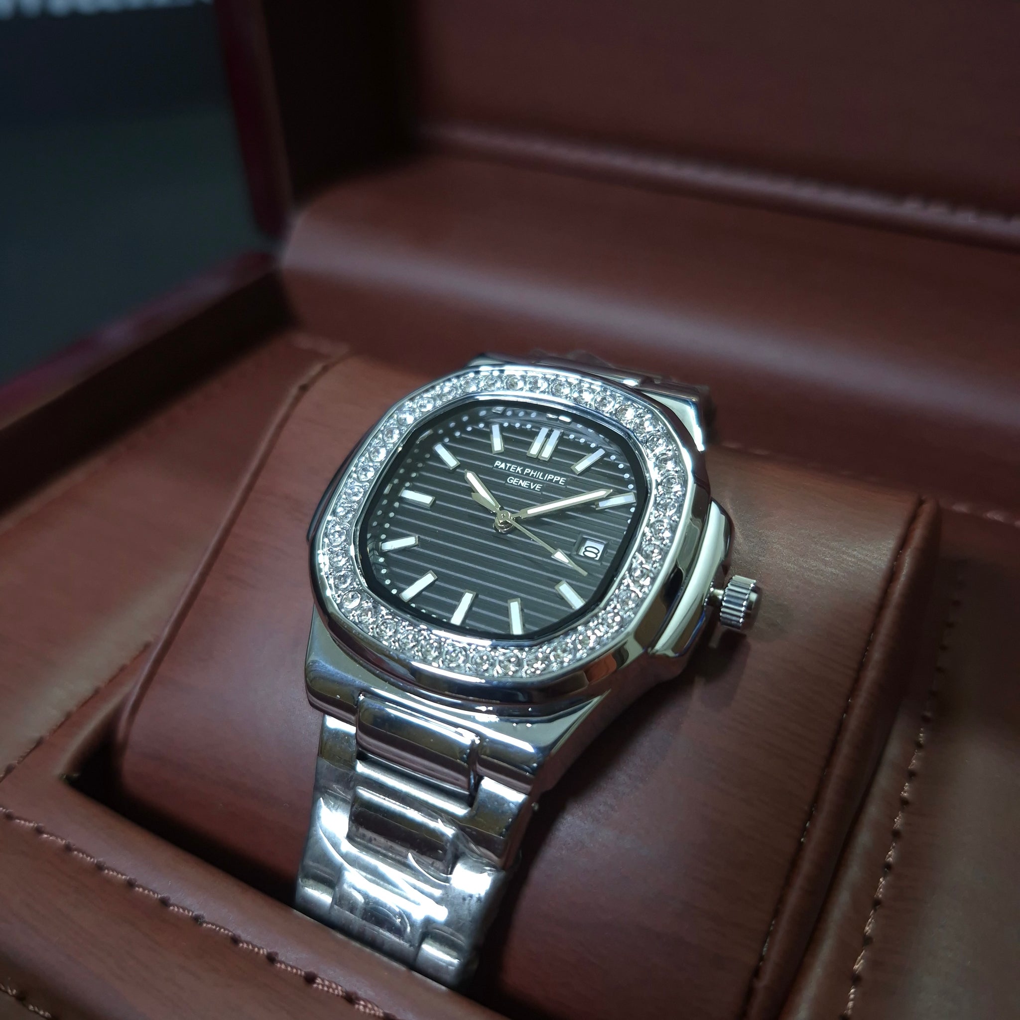 PP Nautilus- Stainless Steel Stone Bezel black dial