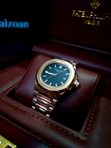 PP Nautilus – Gold Chain with Black Dial