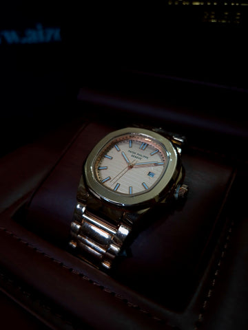 PP Nautilus – Gold Bracelet with Champagne Dial